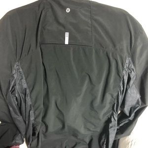 Men’s Lululemon windbreaker lite jacket L